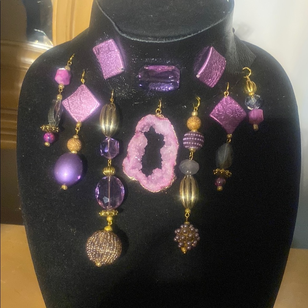 Elegant Purple and Gold Statement Necklace